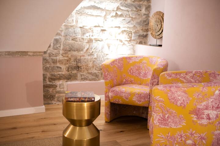 Luxury Apartment with view on Piazza Pitti gallery image 2