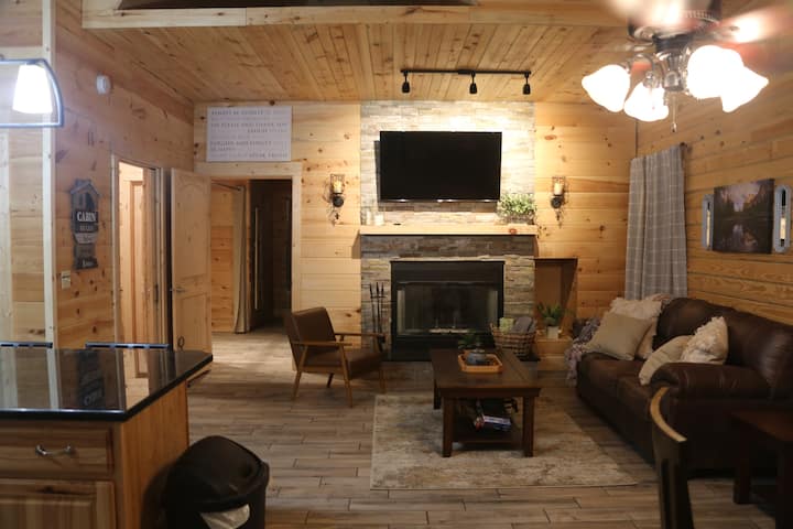 Main cabin - living room