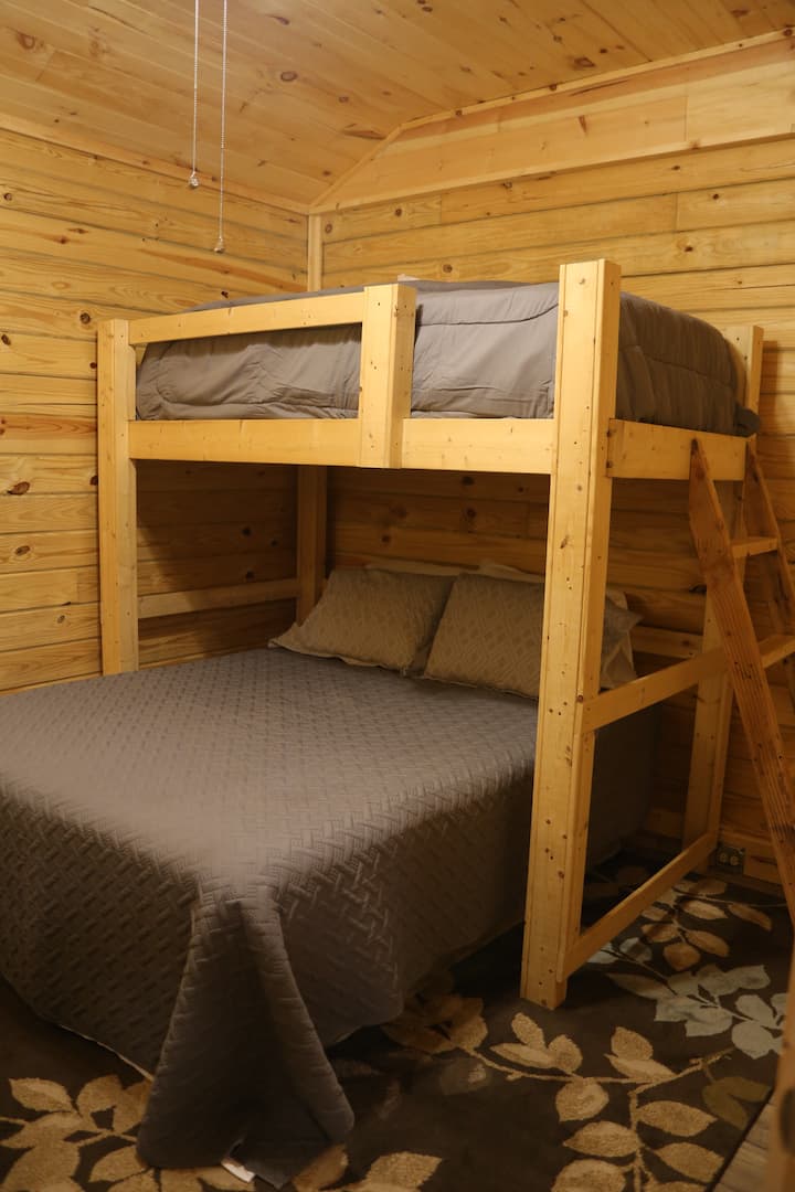 Bunkhouse cabin - bedroom with queen and twin bunkbed