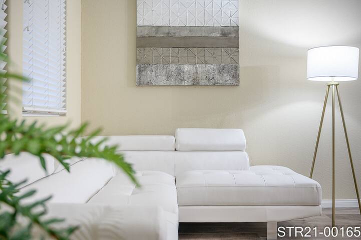 The Calvert Modern Oasis in Henderson (HEATEDPOOL) gallery image 4