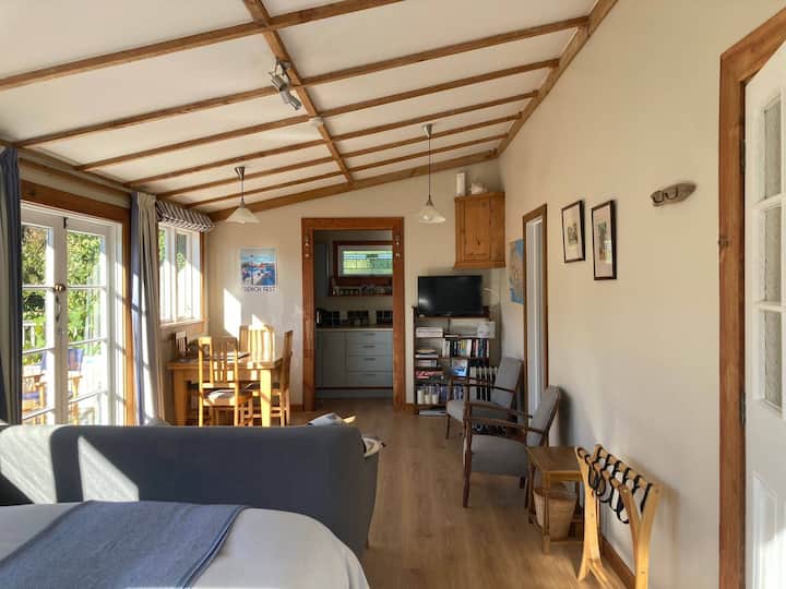 Tranquil And Relaxing Lavender Studio - Akaroa