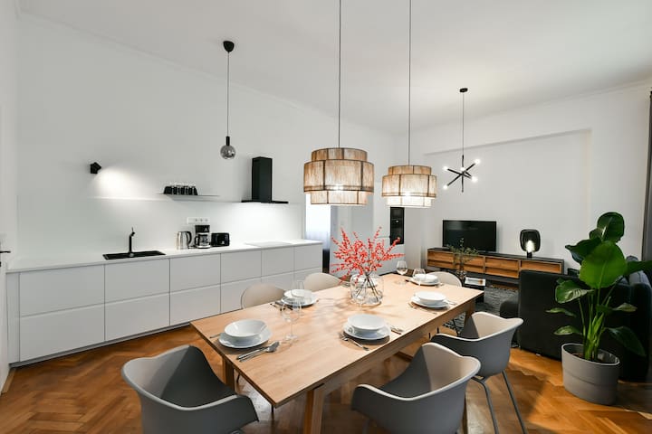 Charming Quiet 2BR Apartment by Stepan No. 1