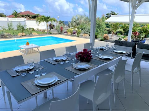 Modern villa with pool and beach access