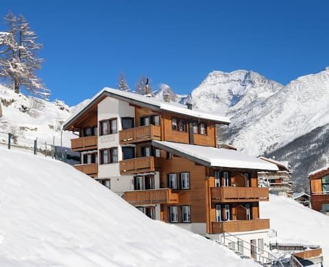 Top Airbnb: Apartment "Feegletscher" Chalet Ideal Saas-Fee in Saas Fee