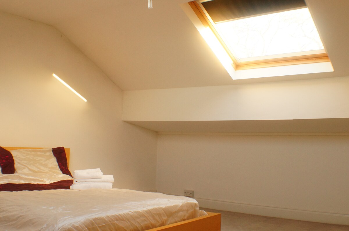 ห้องนอน 4. ห้องใต้หลังคา