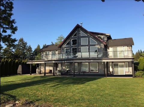 Oceanfront Exec Home-Drayton Harbour Blaine, WA
