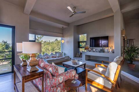 3BR Nivriti Luxury Villa W/Heated Pool - Kasauli