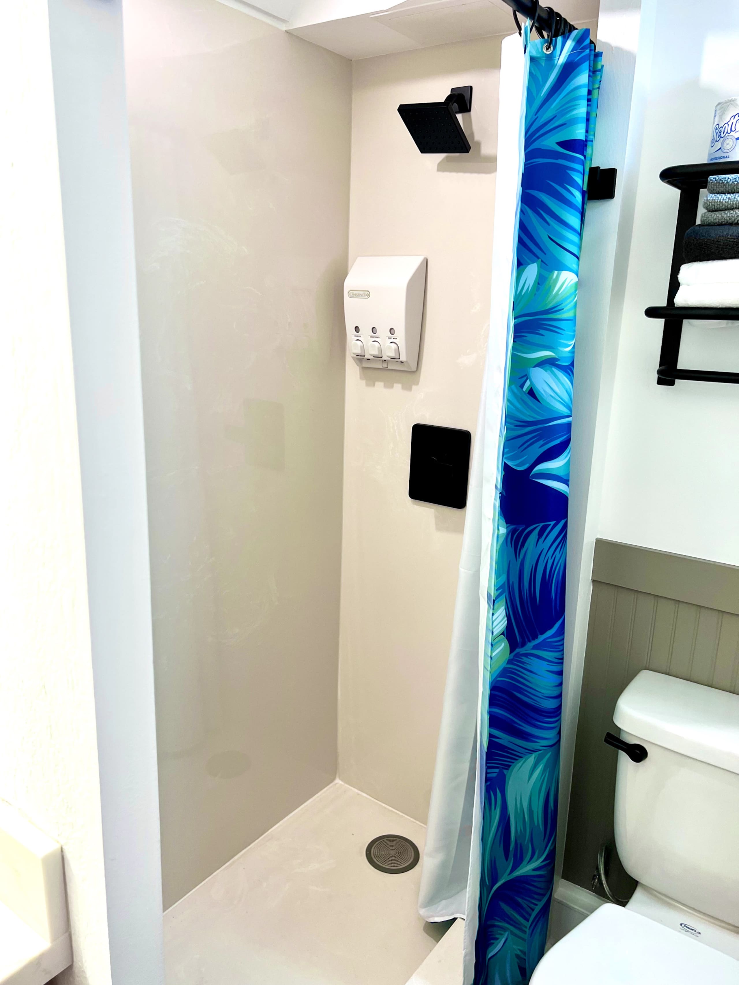 Condo in Honolulu · ★4.76 · 1 bedroom · 1 bed · 1 bath - Image 13