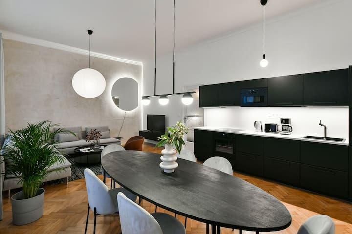Charming Quiet 2BR Apartment by Stepan No. 2