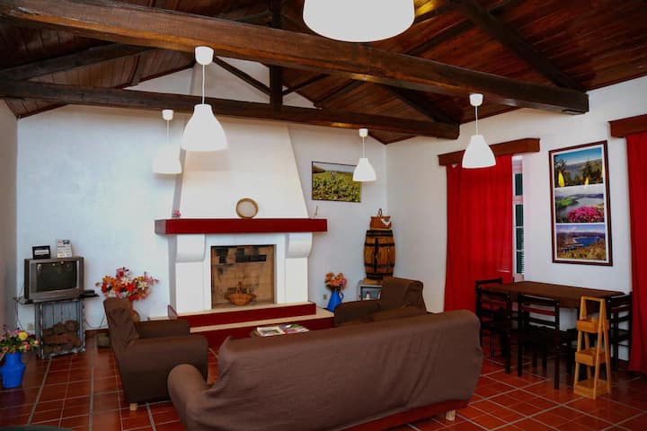 Peacefull Home In The Centre Of São Miguel Island. - Vila Franca do Campo