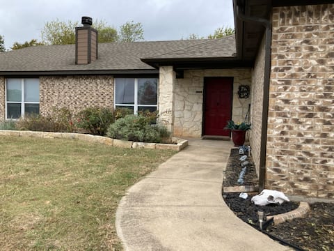 Villagio di Danner
Spacious enough for 1 to 20