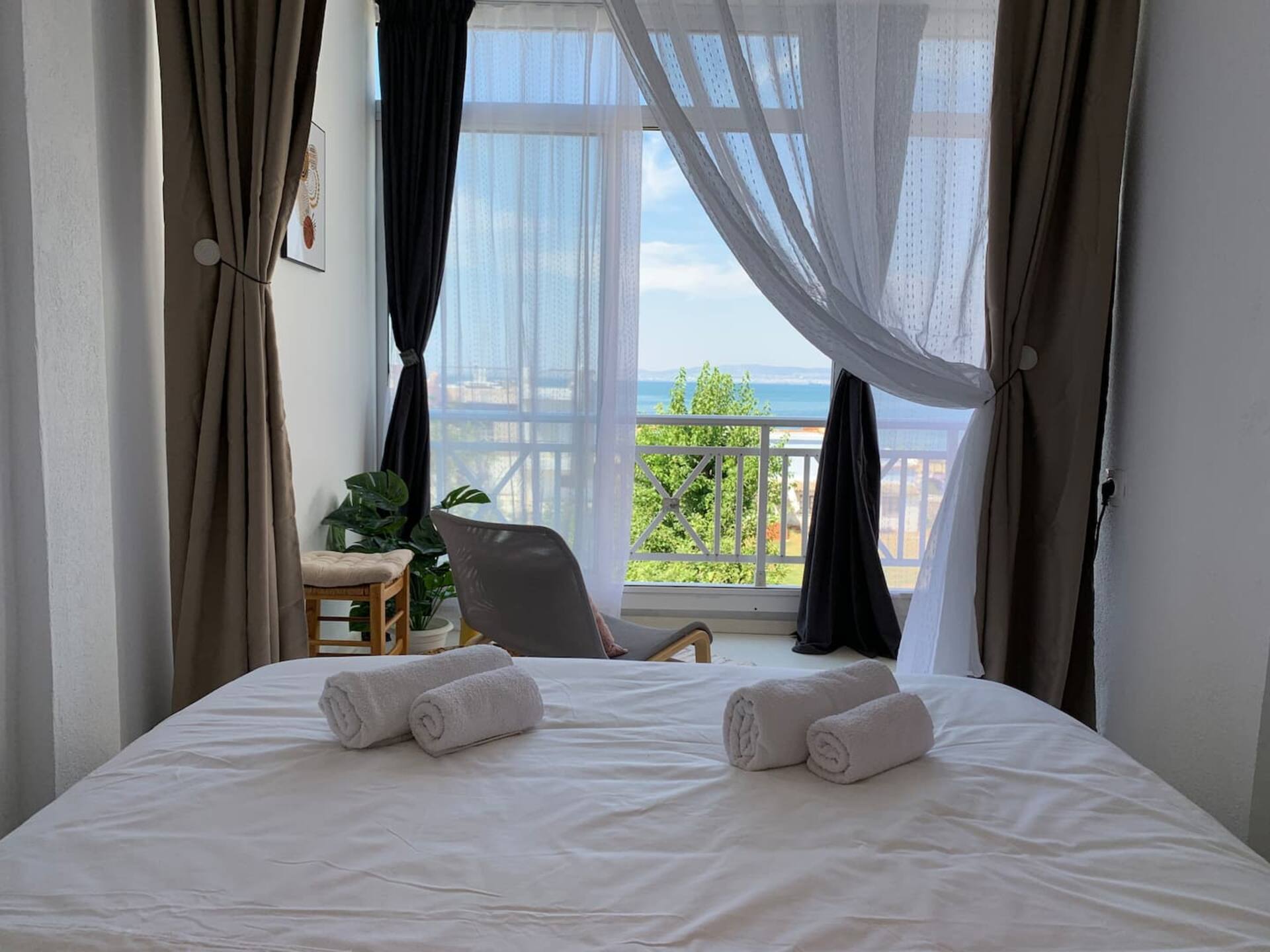 Perea SeaView #hosted by DoorMat