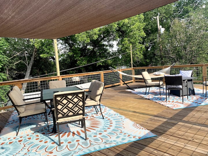 Games Galore 🏓 & Rooftop Deck; BMT, SMU Houses for Rent in San