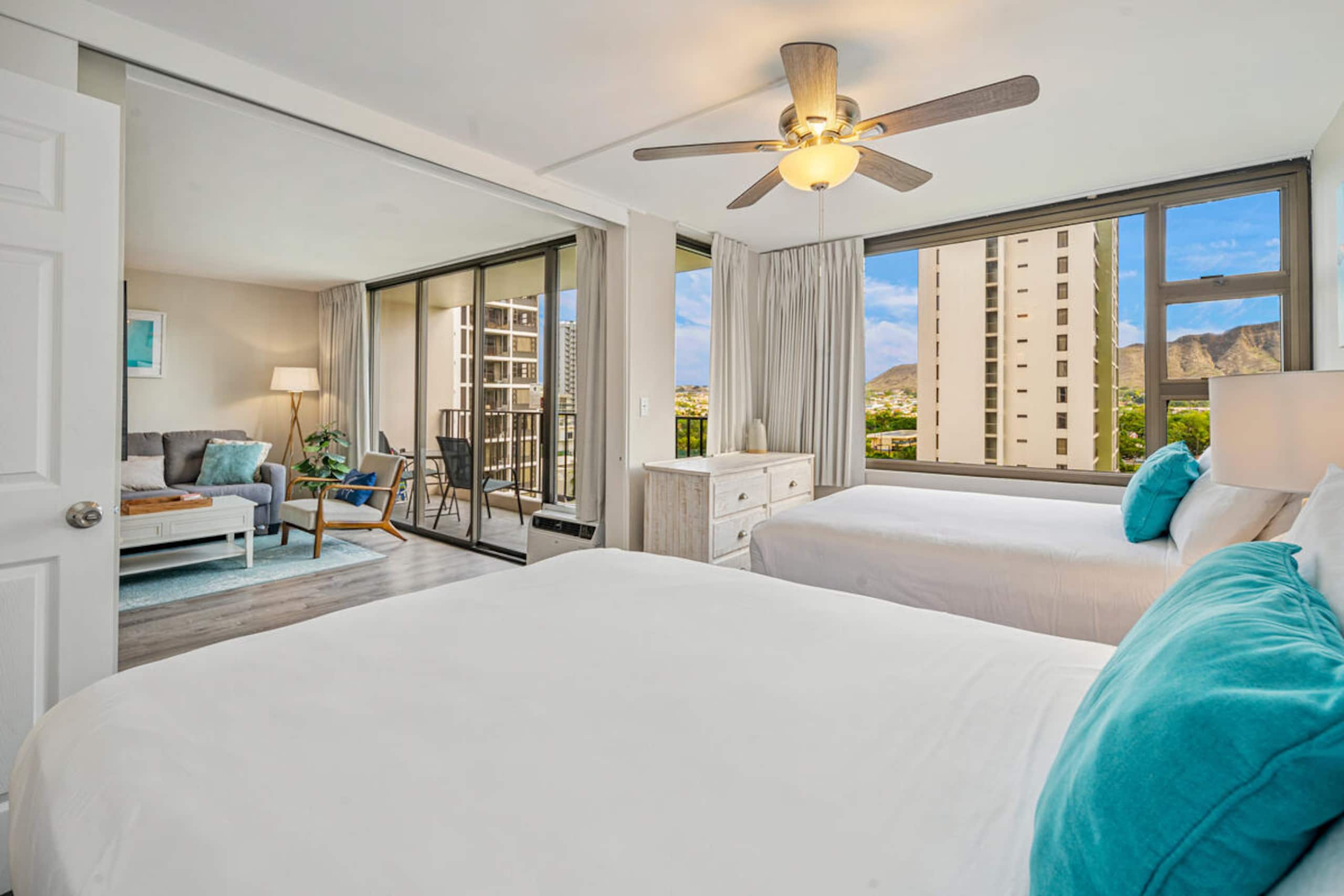 Newly renovated condo at the Waikiki Banyan - Image 9