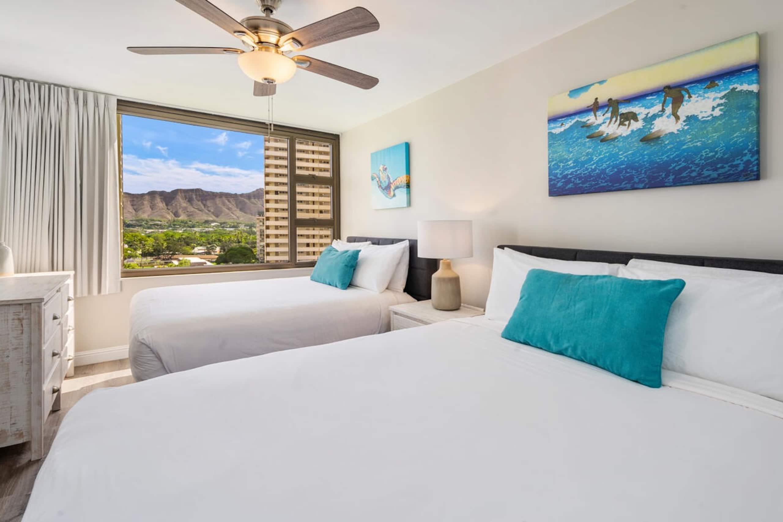 Newly renovated condo at the Waikiki Banyan - Image 6