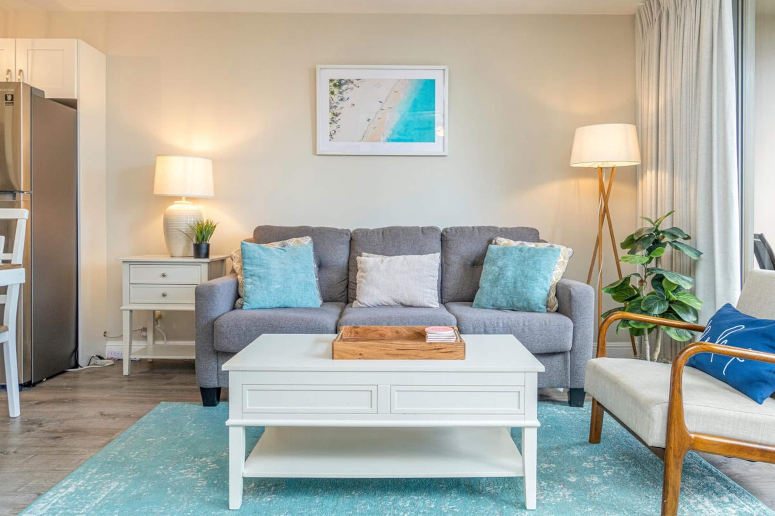 Newly renovated condo at the Waikiki Banyan - Image 4