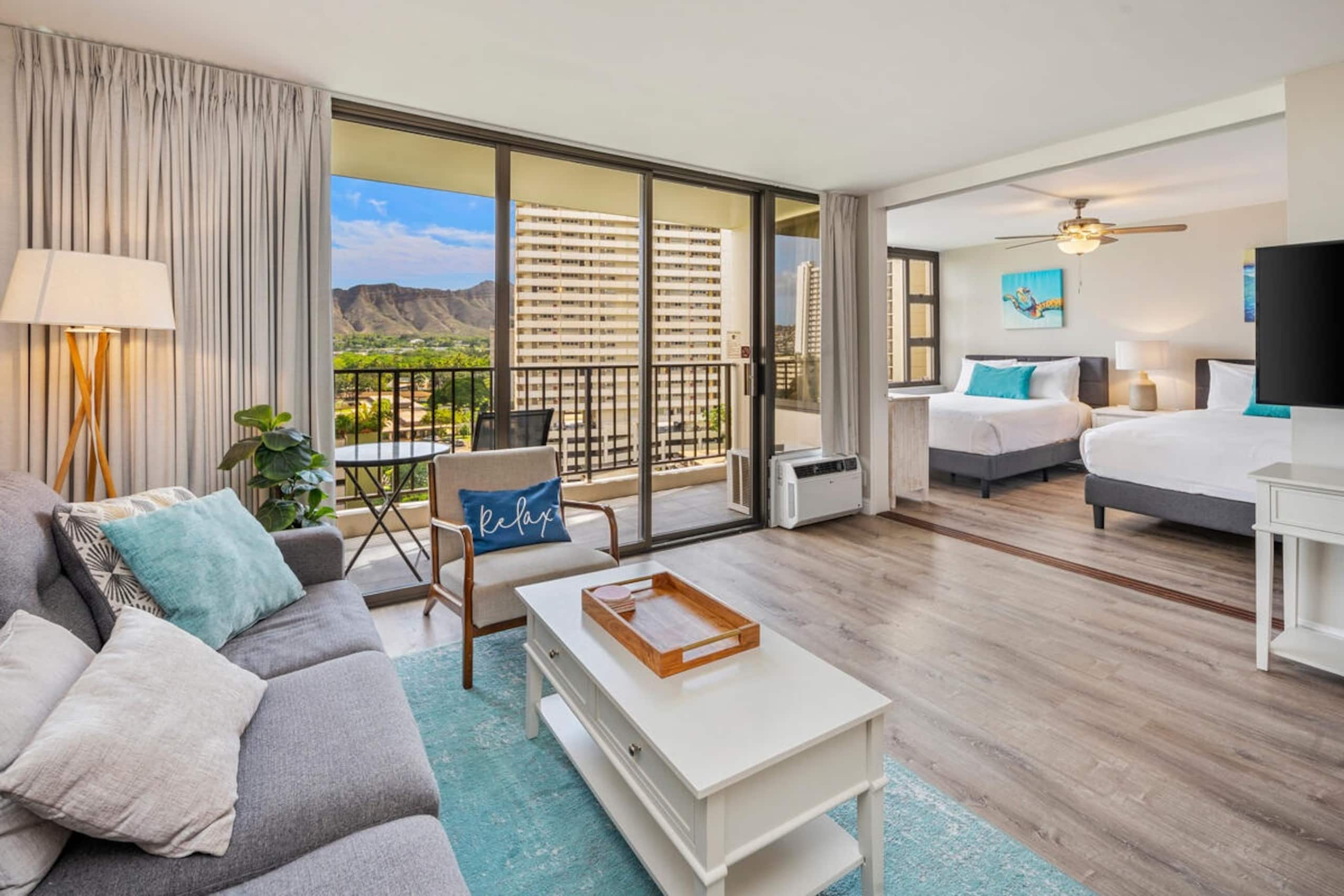 Newly renovated condo at the Waikiki Banyan - Image 1