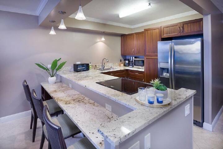 Waikiki Beach Tower 35th flr gallery image 5