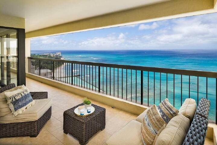 Luxury Oceanfront Condo – Stunning Panoramic Views