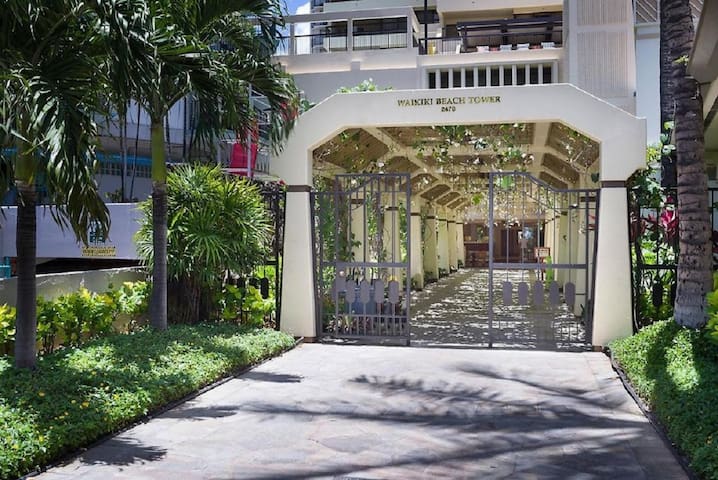 Luxury Oceanfront Condo – Stunning Panoramic Views gallery image 5