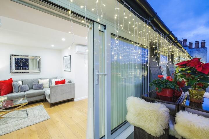 Modern 2 bedroom Penthouse in Gloucester Road. gallery image 2
