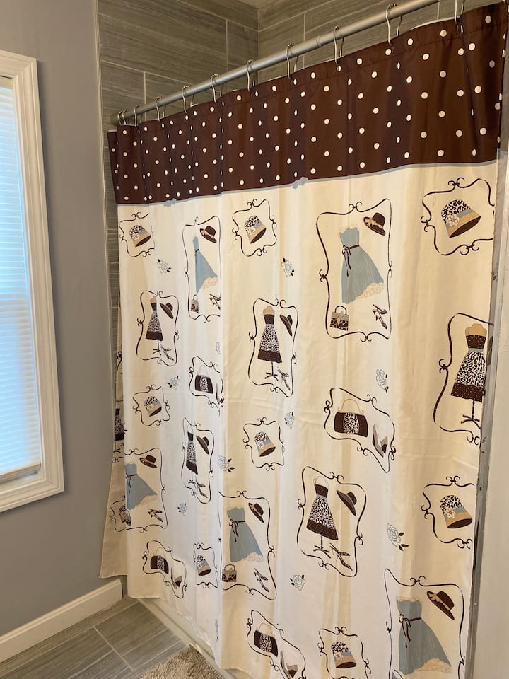 Welcome To Tica’s House. Private Room To Share. - Brockton