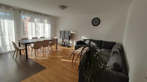Top Airbnb: 4-room apartment 80 m2 parking Disneyland Paris in Chessy