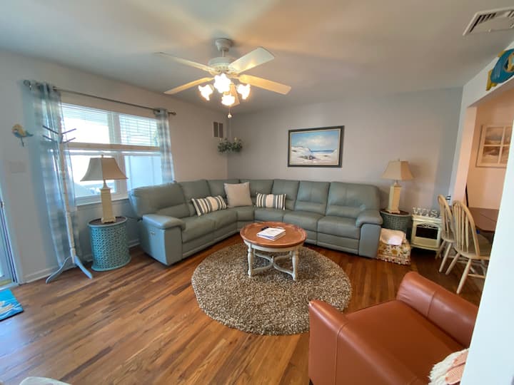Pet Friendly! Everything You Need At The Beach! - Cape May, NJ