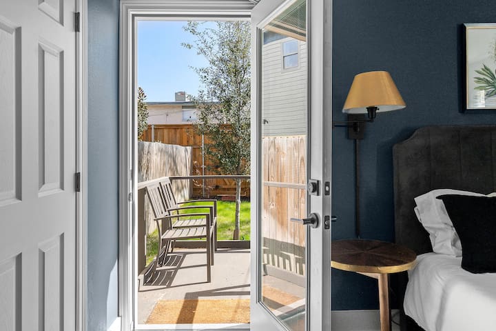 Downtown Modern Farmhouse No. 4524