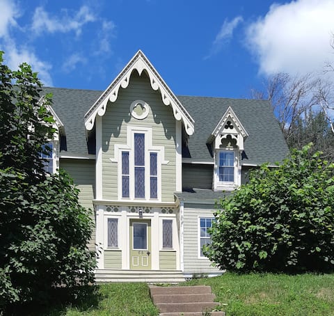 Aloha Queen Bed waits for you with island spirit