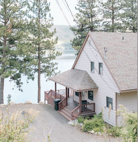 Stunning Lake House with private dock