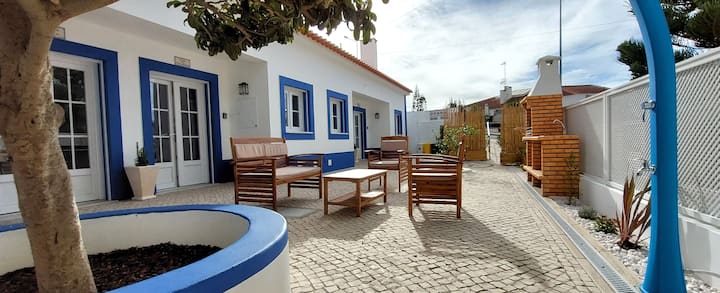 Villa, Norte Townhouse Ericeira center for 4 pp.