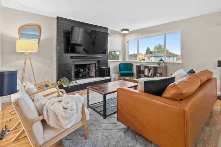 Modern for Families w/ AC | 5BR 3BA | Central SEA gallery image 4