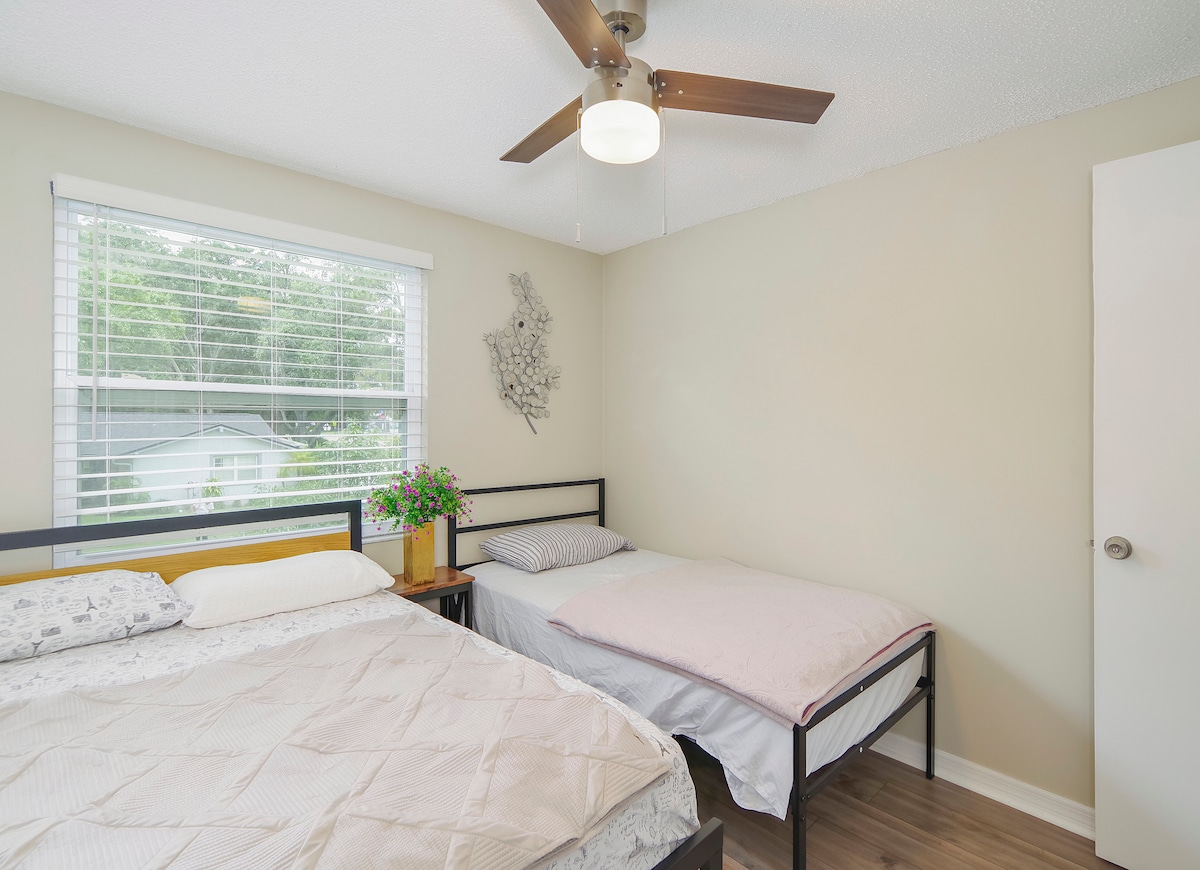 חדר שינה שלישי - למעלה