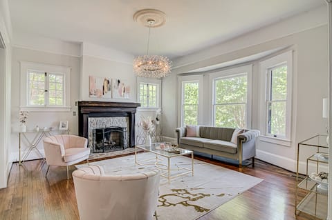 Top Airbnb: Downtown Dream! Colleges, Walkable, Coliseum Area in Greensboro