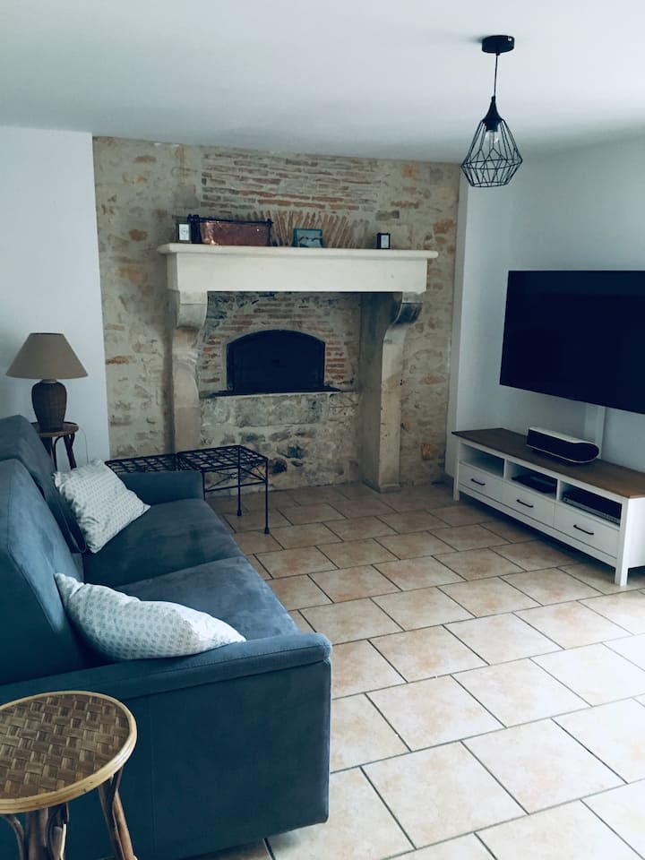 Maison Charentaise Avec Piscine - Chez Petit Jean - La Rochefoucauld
