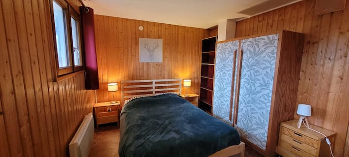 غرفة العائلة - الطابق الأرضي