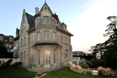 7 bedroom manor, pool, sea view & beach 10 minutes away