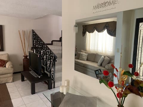 Comfortable HOUSE in Contry Super Located! TEC FUNDIDORA