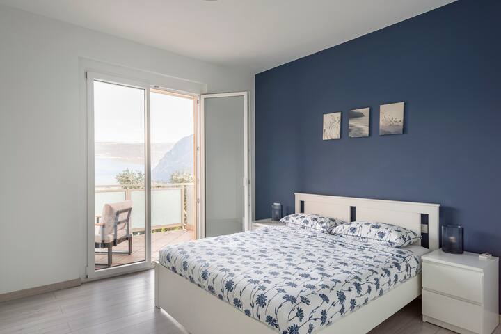 Happy Guest Apartments – Blue Apartment gallery image 4