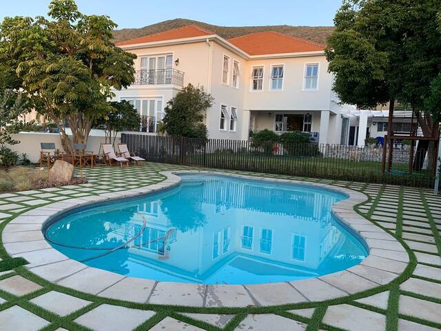 Beautiful Villa in the heart of Fresnaye CT. gallery image 3