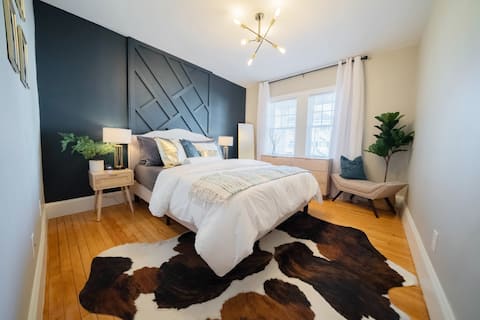 Sensory Serenity: Parking/Netflix/Wi-Fi/Frag-Free