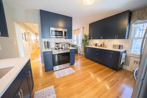 Sensory Serenity: Parking/Netflix/Wi-Fi/Frag-Free