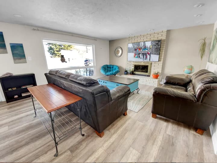 Centrally Located - Family Friendly Home - Sandy, UT
