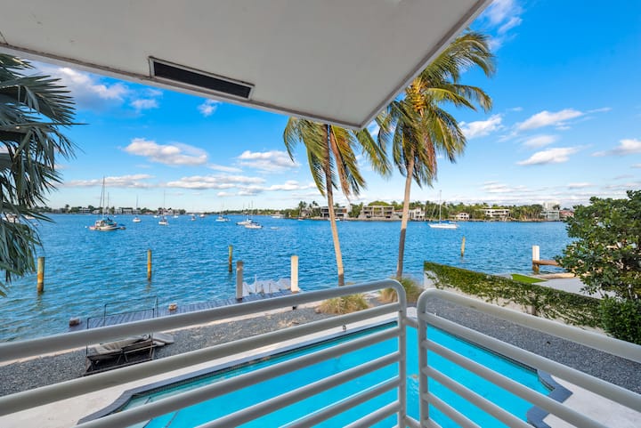5br/5bth Modern Waterfront Homeaway From Home - Miami, FL
