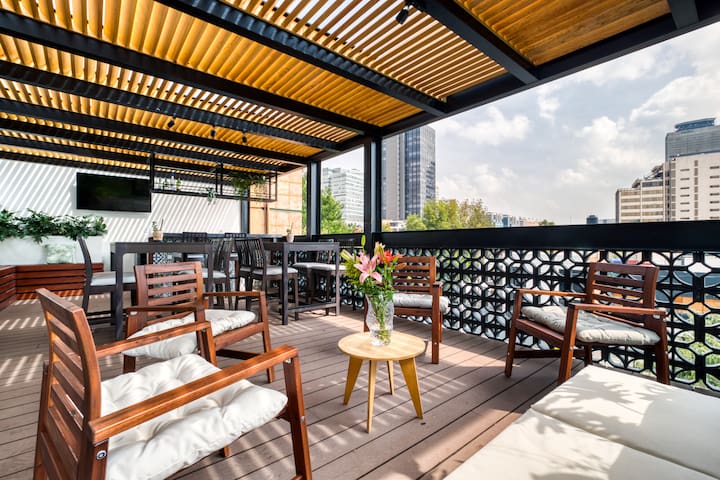 20 Guest Full Condo: 10BR/10BA w/private Rooftop. gallery image 2