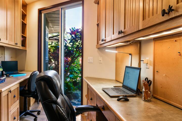 Luxury family home , walk to beach, Pool & Spa gallery image 5