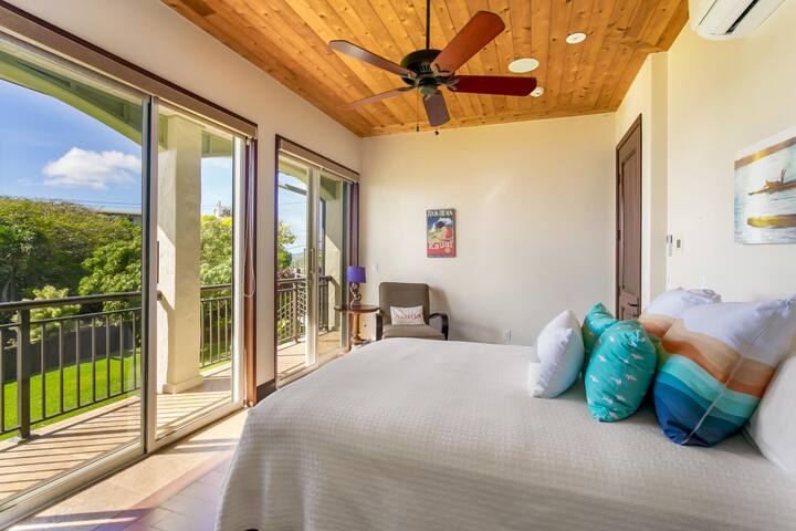 Luxury family home , walk to beach, Pool & Spa gallery image 4