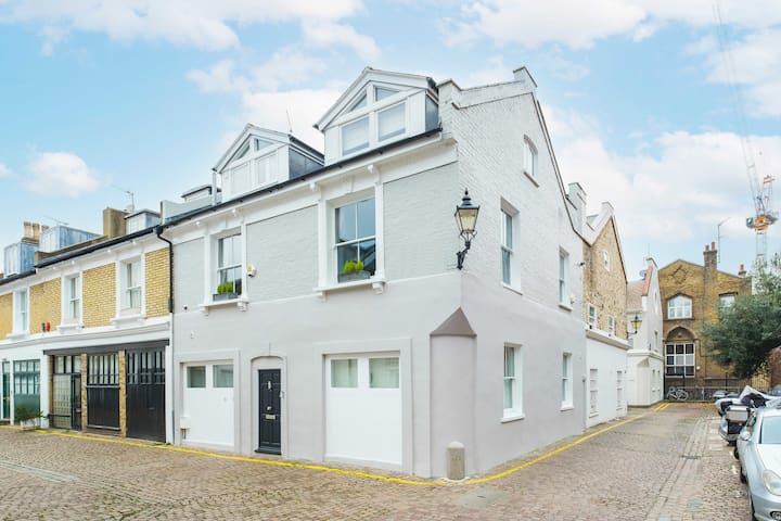 NEW Stunning 5BD Mews House