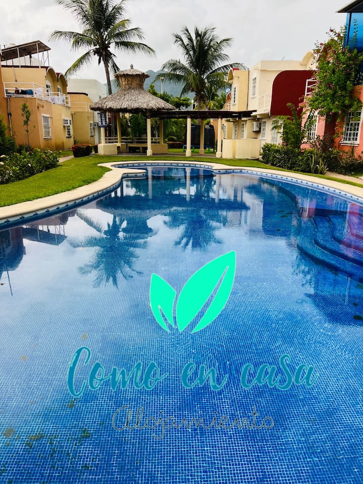 Family villa with pool and garden! Villas for Rent in Acapulco de